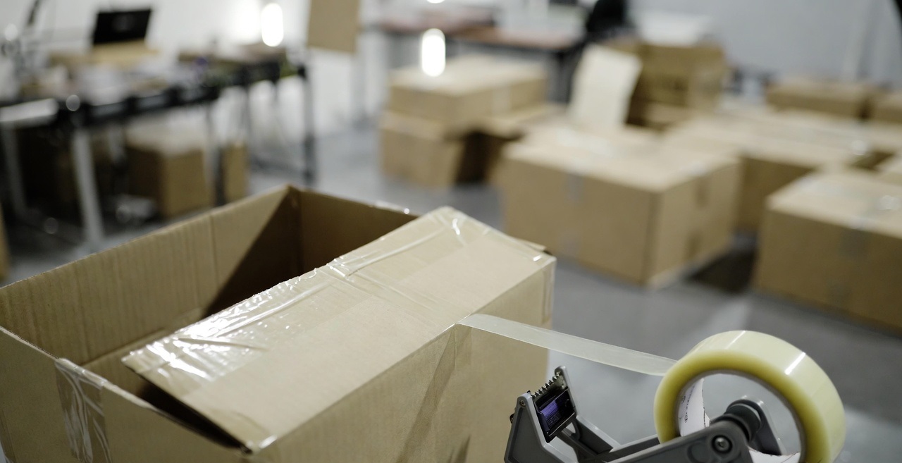 упаковка скотчем